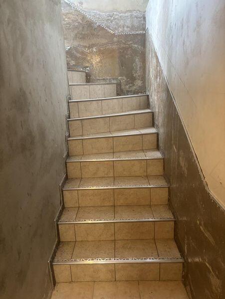 Klassische Fliesen auf einer Treppe